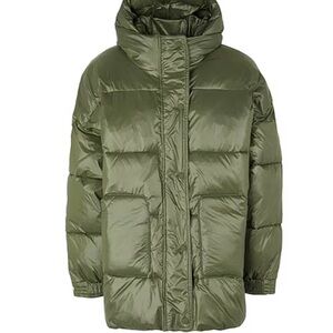 Dark Green Puffer oversized jacket! Comfy and warm.